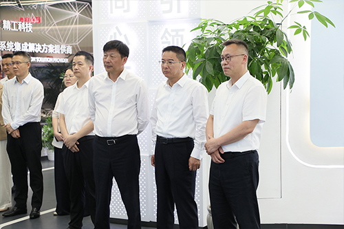 武汉市市长熊征宇率队考察精工科技