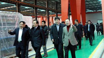 市委常委、县委书记何加顺考察精功科技