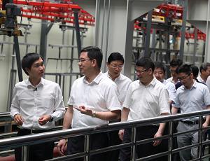绍兴市市长盛阅春一行调研精功科技