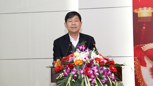 王总宣读表彰决定.jpg