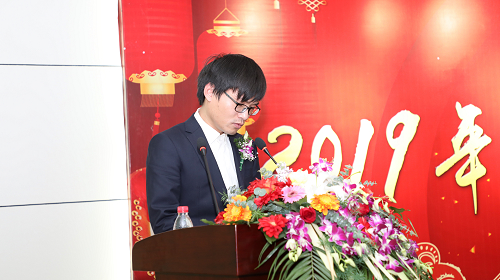 先进代表唐佳栋发言.jpg