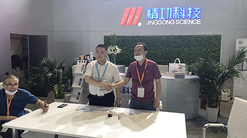3、客户洽谈.jpg