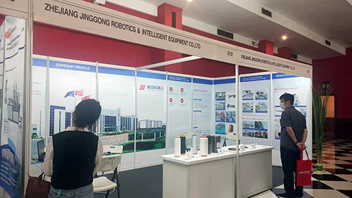 精功机器人展台现场照片1.jpg